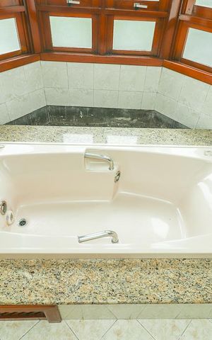 Apartamento à venda com 237m², 3 quartos e 2 vagasBanheiro da Suíte