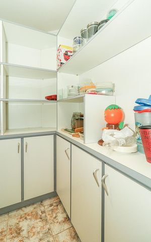 Apartamento à venda com 237m², 3 quartos e 2 vagasDispensa