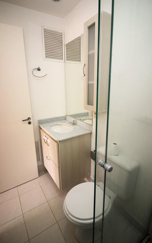 Apartamento para alugar com 67m², 2 quartos e 1 vaga Apartamento para alugar com 67m², 2 quartos e 1 vagaBanheiro da Suíte