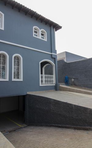 Casa de condomínio para alugar com 190m², 3 quartos e 1 vaga Casa de condomínio para alugar com 190m², 3 quartos e 1 vagaFachada