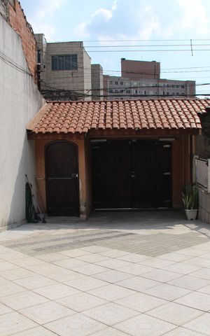 Casa à venda com 250m², 3 quartos e 6 vagasGaragem / Piscina