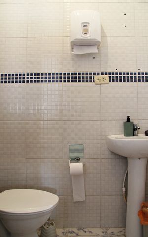 Casa à venda com 250m², 3 quartos e 6 vagasBanheiro social 2