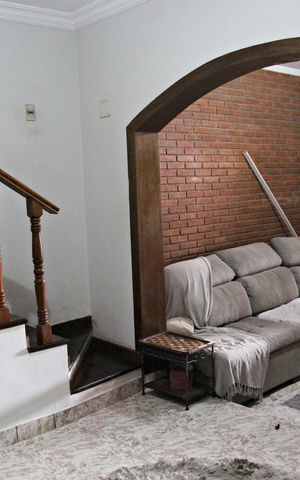 Casa à venda com 250m², 3 quartos e 6 vagasSala