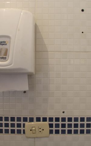 Casa à venda com 250m², 3 quartos e 6 vagasBanheiro social 2