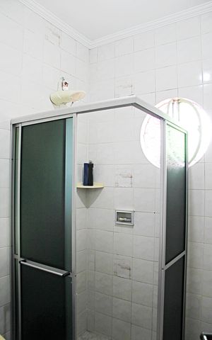 Casa à venda com 250m², 3 quartos e 6 vagasBanheiro da Suíte