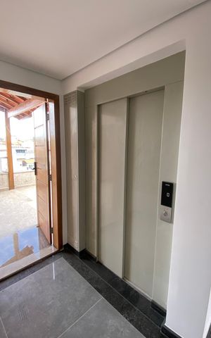 Apartamento à venda com 102m², 2 quartos e 1 vaga Apartamento à venda com 102m², 2 quartos e 1 vagaElevador