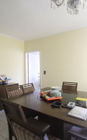 Casa à venda com 200m², 3 quartos e 2 vagasSala