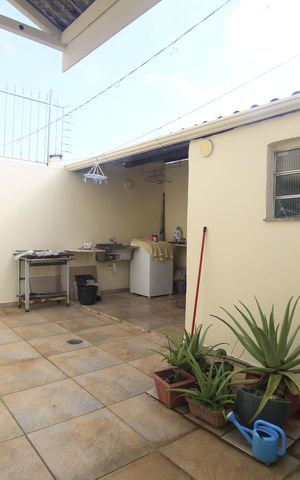 Casa à venda com 200m², 3 quartos e 2 vagasQuintal