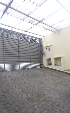 Casa à venda com 200m², 3 quartos e 2 vagasGaragem