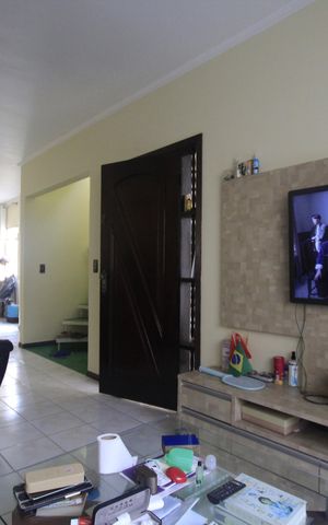 Casa à venda com 200m², 3 quartos e 2 vagasSala