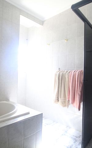 Casa à venda com 200m², 3 quartos e 2 vagasBanheiro da Suíte