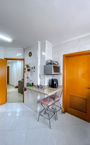 Apartamento à venda com 120m², 3 quartos e 2 vagasCozinha