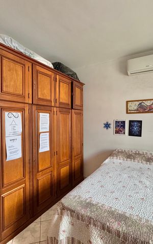 Casa de condomínio à venda com 300m², 4 quartos e 3 vagas Casa de condomínio à venda com 300m², 4 quartos e 3 vagasSuíte
