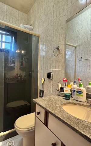Casa de condomínio à venda com 300m², 4 quartos e 3 vagas Casa de condomínio à venda com 300m², 4 quartos e 3 vagasSuíte - Banheiro