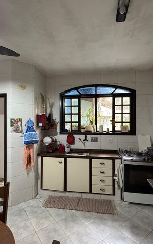 Casa de condomínio à venda com 300m², 4 quartos e 3 vagas Casa de condomínio à venda com 300m², 4 quartos e 3 vagasCozinha