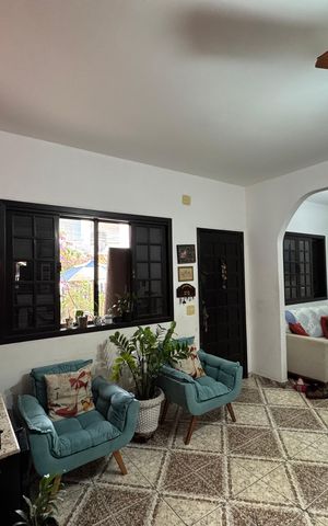 Casa de condomínio à venda com 300m², 4 quartos e 3 vagas Casa de condomínio à venda com 300m², 4 quartos e 3 vagasSala