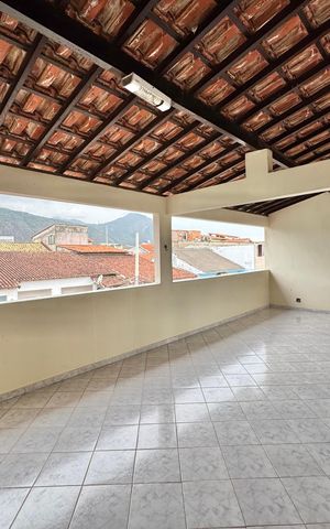 Casa de condomínio à venda com 300m², 4 quartos e 3 vagas Casa de condomínio à venda com 300m², 4 quartos e 3 vagasTerraço