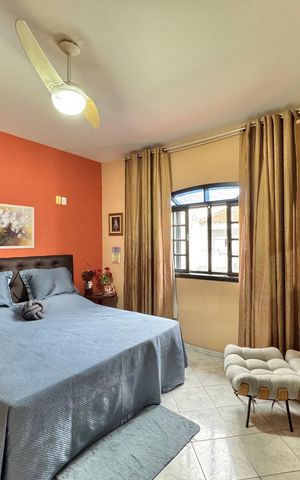 Casa de condomínio à venda com 300m², 4 quartos e 3 vagas Casa de condomínio à venda com 300m², 4 quartos e 3 vagasQuarto 1