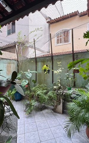 Casa de condomínio à venda com 300m², 4 quartos e 3 vagas Casa de condomínio à venda com 300m², 4 quartos e 3 vagasÁrea de Serviço