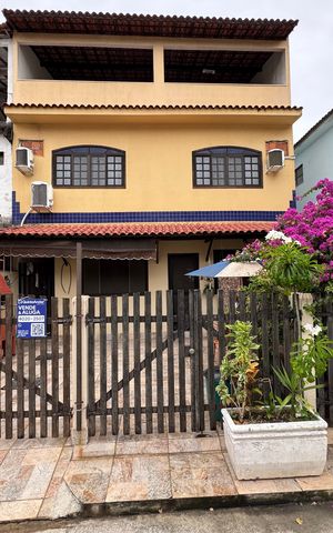 Casa de condomínio à venda com 300m², 4 quartos e 3 vagas Casa de condomínio à venda com 300m², 4 quartos e 3 vagasÁrea externa