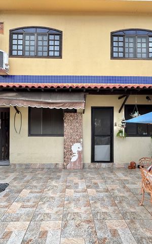 Casa de condomínio à venda com 300m², 4 quartos e 3 vagas Casa de condomínio à venda com 300m², 4 quartos e 3 vagasÁrea externa