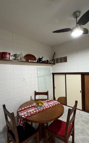 Casa de condomínio à venda com 300m², 4 quartos e 3 vagas Casa de condomínio à venda com 300m², 4 quartos e 3 vagasCozinha