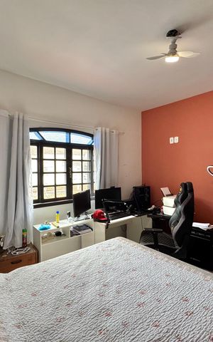 Casa de condomínio à venda com 300m², 4 quartos e 3 vagas Casa de condomínio à venda com 300m², 4 quartos e 3 vagasSuíte