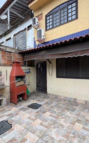 Casa de condomínio à venda com 300m², 4 quartos e 3 vagas Casa de condomínio à venda com 300m², 4 quartos e 3 vagasÁrea externa