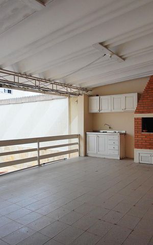 Casa à venda com 288m², 4 quartos e 3 vagasChurrasqueira