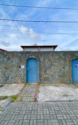 Casa para alugar com 800m², 6 quartos e 6 vagas Casa para alugar com 800m², 6 quartos e 6 vagasFachada