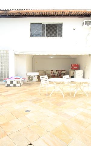 Casa para alugar com 800m², 6 quartos e 6 vagas Casa para alugar com 800m², 6 quartos e 6 vagasÁrea externa