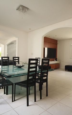 Casa para alugar com 800m², 6 quartos e 6 vagas Casa para alugar com 800m², 6 quartos e 6 vagasSala de Jantar