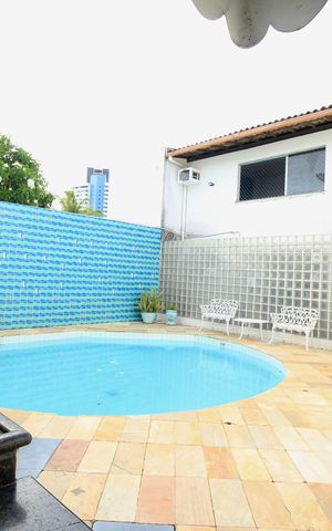 Casa para alugar com 800m², 6 quartos e 6 vagas Casa para alugar com 800m², 6 quartos e 6 vagasÁrea externa