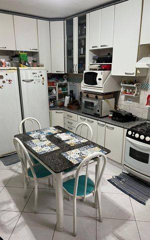 Casa à venda com 183m², 3 quartos e 2 vagas Casa à venda com 183m², 3 quartos e 2 vagasCozinha