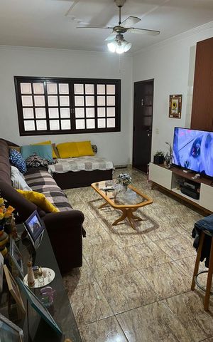 Casa à venda com 183m², 3 quartos e 2 vagas Casa à venda com 183m², 3 quartos e 2 vagasSala