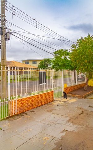 Casa à venda com 100m², 2 quartos e 1 vaga Casa à venda com 100m², 2 quartos e 1 vagaFachada