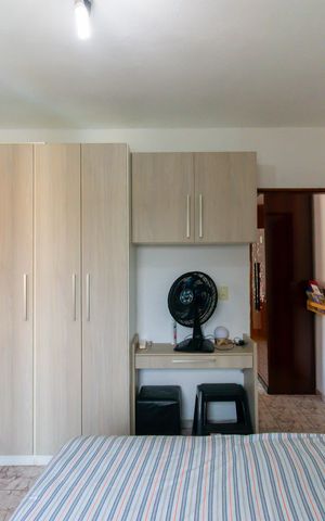 Casa à venda com 175m², 4 quartos e 2 vagas Casa à venda com 175m², 4 quartos e 2 vagasCasa 3 - Quarto 1