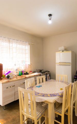 Casa à venda com 175m², 4 quartos e 2 vagas Casa à venda com 175m², 4 quartos e 2 vagasCozinha