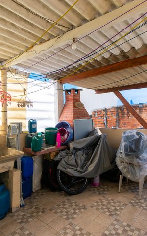 Casa à venda com 175m², 4 quartos e 2 vagas Casa à venda com 175m², 4 quartos e 2 vagasCasa 3 - Área de serviço