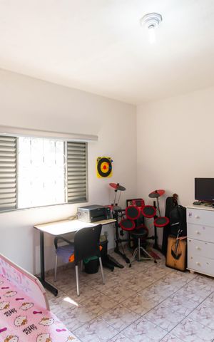 Casa à venda com 175m², 4 quartos e 2 vagas Casa à venda com 175m², 4 quartos e 2 vagasCasa 3 - Quarto 2