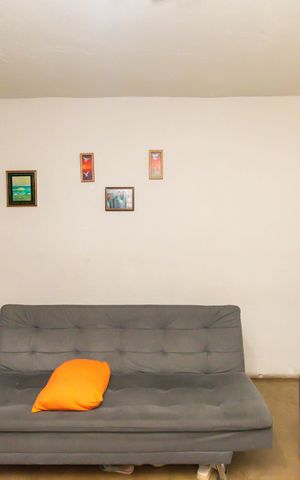 Casa à venda com 175m², 4 quartos e 2 vagas Casa à venda com 175m², 4 quartos e 2 vagasSala