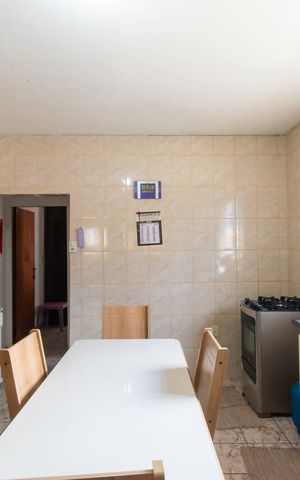 Casa à venda com 175m², 4 quartos e 2 vagas Casa à venda com 175m², 4 quartos e 2 vagasCasa 3 - Cozinha