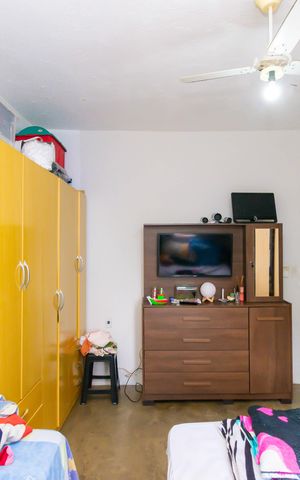Casa à venda com 175m², 4 quartos e 2 vagas Casa à venda com 175m², 4 quartos e 2 vagasQuarto