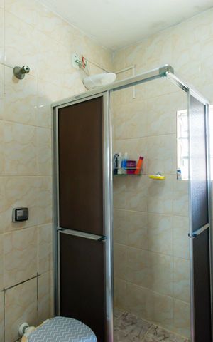 Casa à venda com 175m², 4 quartos e 2 vagas Casa à venda com 175m², 4 quartos e 2 vagasCasa 3 - Banheiro