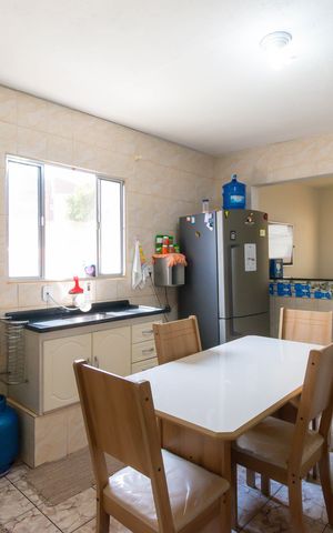 Casa à venda com 175m², 4 quartos e 2 vagas Casa à venda com 175m², 4 quartos e 2 vagasCasa 3 - Cozinha
