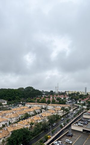 Apartamento à venda com 107m², 2 quartos e 2 vagas Apartamento à venda com 107m², 2 quartos e 2 vagasVista - Sacada