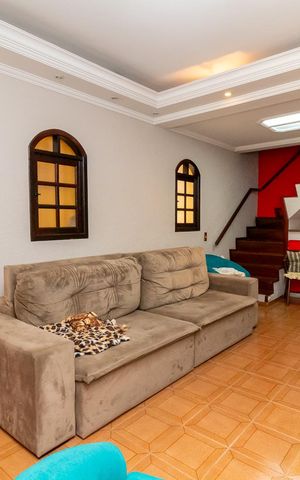 Casa à venda com 125m², 3 quartos e 2 vagasSala