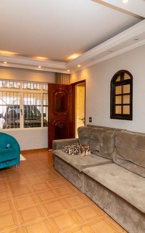 Casa à venda com 125m², 3 quartos e 2 vagasSala