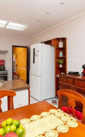 Casa à venda com 125m², 3 quartos e 2 vagasCozinha