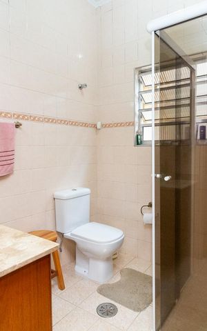 Casa à venda com 125m², 3 quartos e 2 vagasBanheiro 1